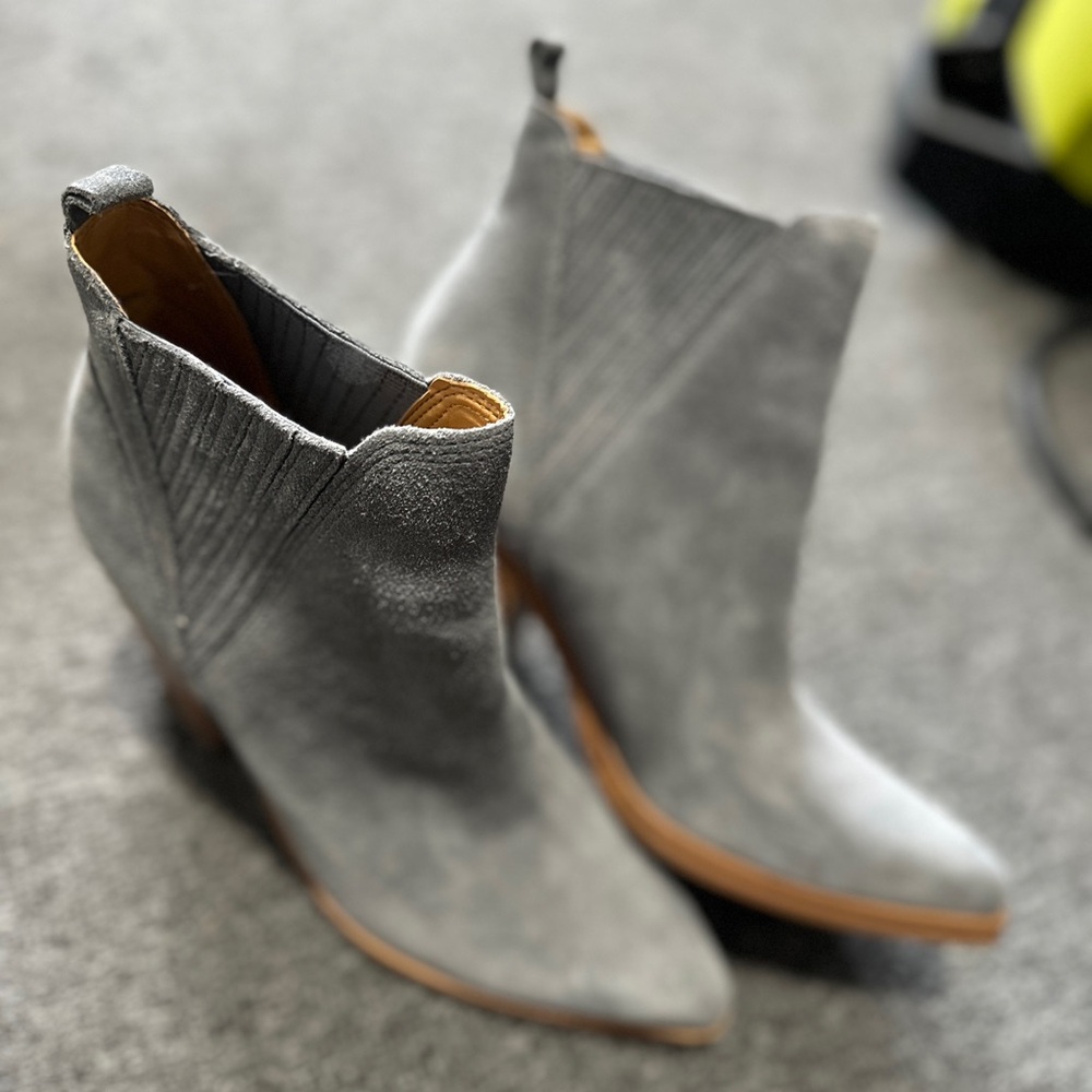 Marc Fisher Womens Gray Suede Pointed Toe Block Heel Gadri Booties 6.5 M
